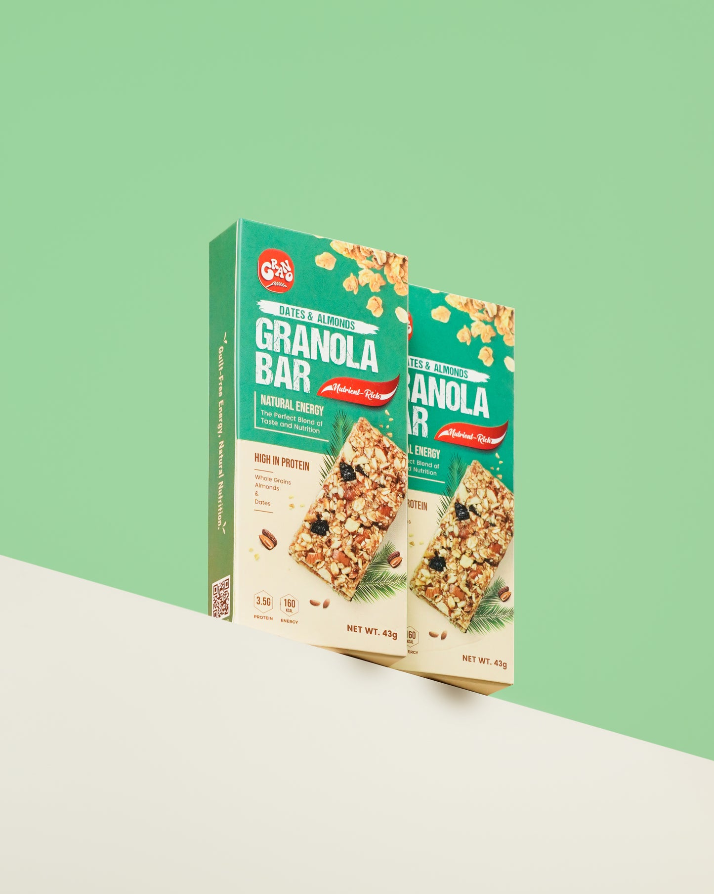 Dates & Almond Granola Bar